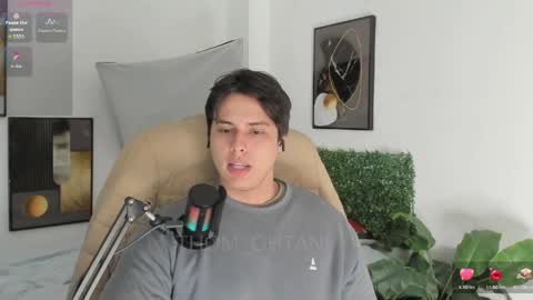 Snapshot of thom_ohtani chatting on April 2026 07:07:02 PM thom_ohtani online show from April 2026 07:07:02 PM