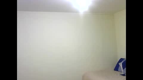 Snapshot of thomas2wood chatting on June 2026 11:22:02 PM Thomas2Wood online show from June 2026 11:22:02 PM