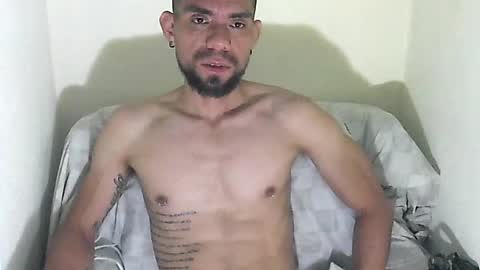 Snapshot of thomas2wood chatting on June 2026 12:19:01 AM Thomas2Wood online show from June 2026 12:19:01 AM