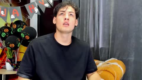 thomas_lester online show from October 2025 06:04:01 PM