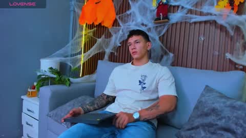 Thomas online show from October 2025 11:23:02 AM