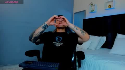 Thomas online show from November 2025 01:00:02 PM