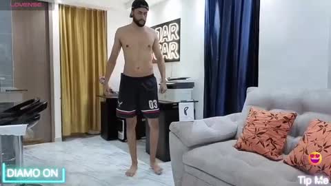 Thomas online show from September 2025 07:39:02 PM