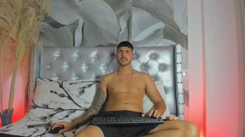 Snapshot of thomasblaze chatting on September 2025 07:14:02 PM thomas online show from September 2025 07:14:02 PM