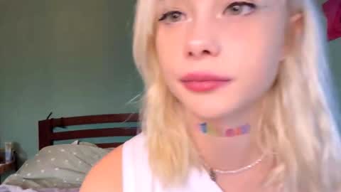 Snapshot of thomasbreier chatting on October 2025 01:56:01 PM Luna online show from October 2025 01:56:01 PM