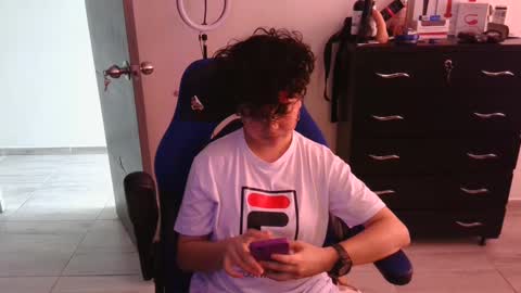 Snapshot of thomascooper_cams chatting on February 2025 09:15:01 PM VALERIA online show from February 2025 09:15:01 PM