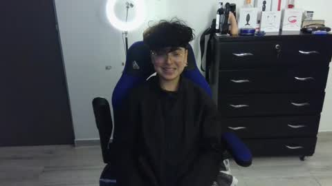 Snapshot of thomascooper_cams chatting on February 2025 04:11:01 AM VALERIA online show from February 2025 04:11:01 AM