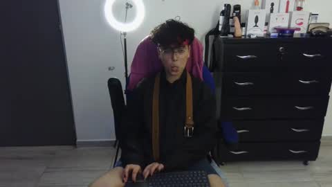 Snapshot of thomascooper_cams chatting on February 2025 03:56:01 AM VALERIA online show from February 2025 03:56:01 AM