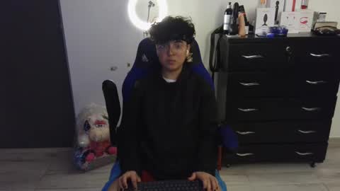 Snapshot of thomascooper_cams chatting on February 2025 12:54:02 AM VALERIA online show from February 2025 12:54:02 AM