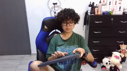 Snapshot of thomascooper_cams chatting on September 2025 07:13:02 PM VALERIA online show from September 2025 07:13:02 PM