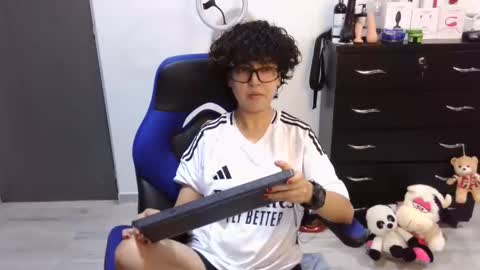 Snapshot of thomascooper_cams chatting on September 2025 07:15:02 PM VALERIA online show from September 2025 07:15:02 PM