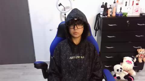 Snapshot of thomascooper_cams chatting on September 2025 06:32:02 PM VALERIA online show from September 2025 06:32:02 PM