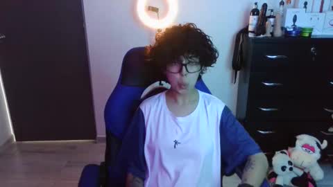 Snapshot of thomascooper_cams chatting on October 2025 07:25:02 PM VALERIA online show from October 2025 07:25:02 PM