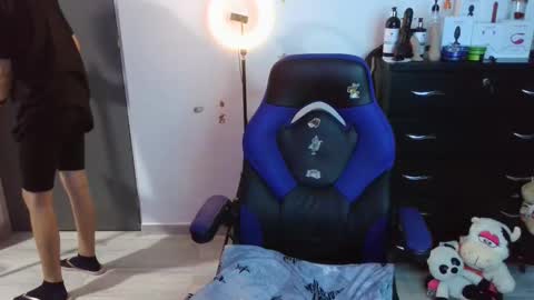 Snapshot of thomascooper_cams chatting on October 2025 09:59:01 PM VALERIA online show from October 2025 09:59:01 PM