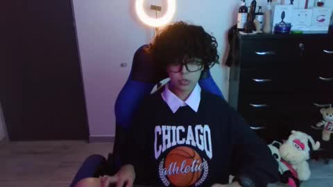 Snapshot of thomascooper_cams chatting on October 2025 08:05:01 PM VALERIA online show from October 2025 08:05:01 PM