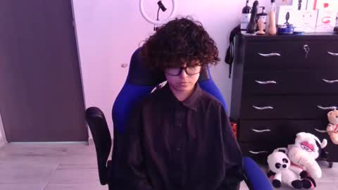 Snapshot of thomascooper_cams chatting on November 2025 05:37:01 PM VALERIA online show from November 2025 05:37:01 PM