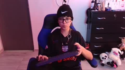 Snapshot of thomascooper_cams chatting on November 2025 07:13:01 PM VALERIA online show from November 2025 07:13:01 PM