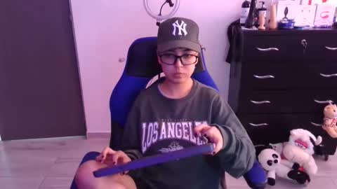 Snapshot of thomascooper_cams chatting on November 2025 06:57:02 PM VALERIA online show from November 2025 06:57:02 PM