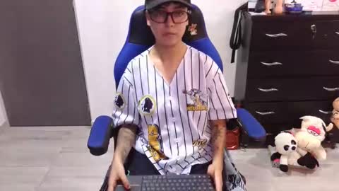 Snapshot of thomascooper_cams chatting on November 2025 07:40:03 PM VALERIA online show from November 2025 07:40:03 PM