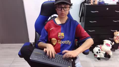 Snapshot of thomascooper_cams chatting on December 2025 07:53:02 PM VALERIA online show from December 2025 07:53:02 PM