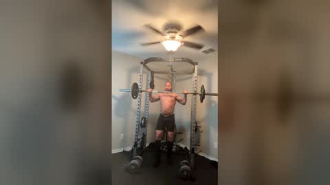 Snapshot of thomasgwhitecft chatting on June 2026 01:28:02 PM FatherTime online show from June 2026 01:28:02 PM