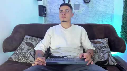 thomass_conor online show from November 2025 06:12:01 PM