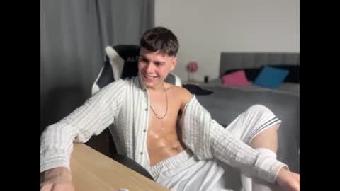 Thomas online show from June 2026 03:44:01 AM