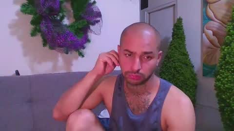 thomas  smith online show from February 2025 10:48:02 PM