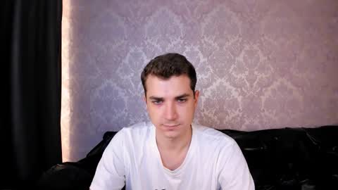 Thomas online show from December 2025 07:44:01 PM