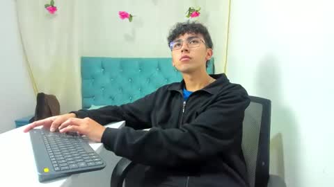  thommy comp online show from March 2025 03:00:01 AM