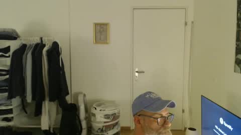 Snapshot of thomster1972good chatting on February 2026 06:15:02 PM Tom online show from February 2026 06:15:02 PM