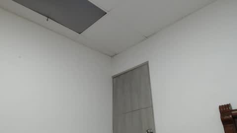 thonyy online show from October 2025 12:46:02 AM