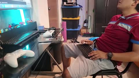 Snapshot of thor0200 chatting on September 2025 11:21:01 PM thor0200 online show from September 2025 11:21:01 PM