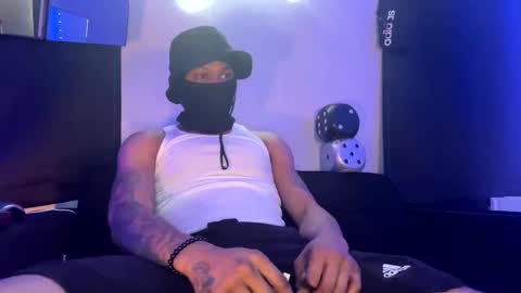 Snapshot of throattaker4l_ chatting on January 2026 07:11:01 PM ThroatTaker4l online show from January 2026 07:11:01 PM