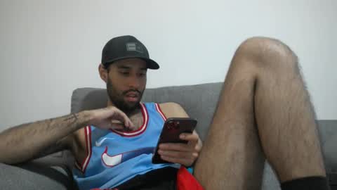 Snapshot of throwawayyourgun chatting on December 2024 07:54:02 PM Luka online show from December 2024 07:54:02 PM