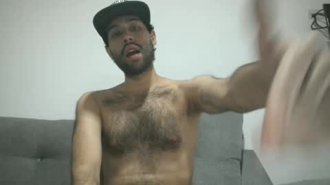 Snapshot of throwawayyourgun chatting on February 2025 02:55:02 PM Luka online show from February 2025 02:55:02 PM