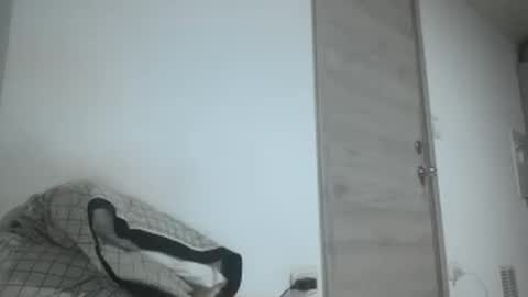 Snapshot of throwawayyourgun chatting on February 2025 11:21:02 PM Luka online show from February 2025 11:21:02 PM