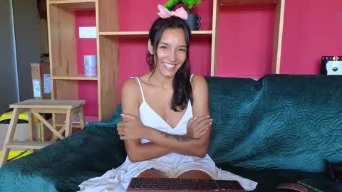 Snapshot of tia_j chatting on September 2025 11:45:02 AM tia_j online show from September 2025 11:45:02 AM