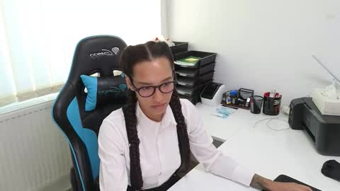 Snapshot of tia_j chatting on September 2025 03:14:01 PM tia_j online show from September 2025 03:14:01 PM