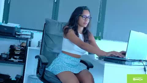 Snapshot of tia_j chatting on June 2026 03:27:01 PM tia_j online show from June 2026 03:27:01 PM