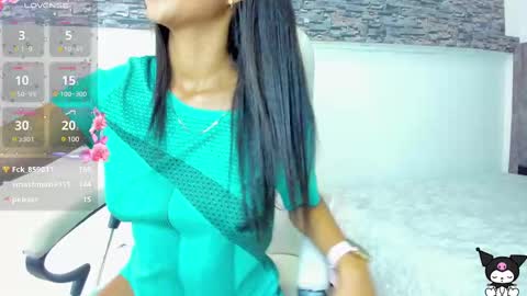 Snapshot of tiana_glowxxx chatting on February 2025 07:10:02 PM Tiana online show from February 2025 07:10:02 PM