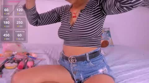 Snapshot of tiana_glowxxx chatting on November 2025 12:27:01 PM Tiana online show from November 2025 12:27:01 PM