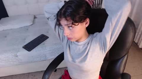 Snapshot of tiana_scot chatting on December 2025 02:25:01 PM LIA online show from December 2025 02:25:01 PM