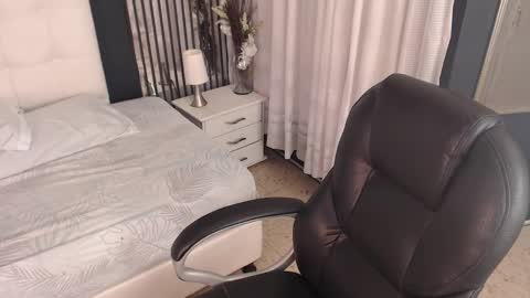 Snapshot of tiana_scot chatting on February 2026 11:40:01 AM LIA online show from February 2026 11:40:01 AM