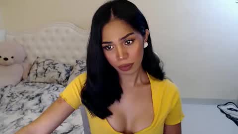 Snapshot of tiara_gurl16 chatting on October 2025 02:01:02 AM tiara online show from October 2025 02:01:02 AM