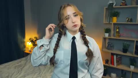 Snapshot of tiaraganze chatting on October 2025 07:34:02 AM Ariana online show from October 2025 07:34:02 AM