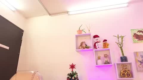 Tiarha online show from November 2025 03:34:01 AM