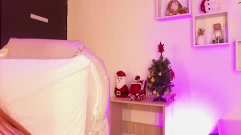 Tiarha online show from December 2025 04:18:02 AM