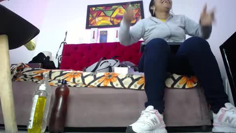 Tifanny Nails  online show from September 2025 12:05:02 PM