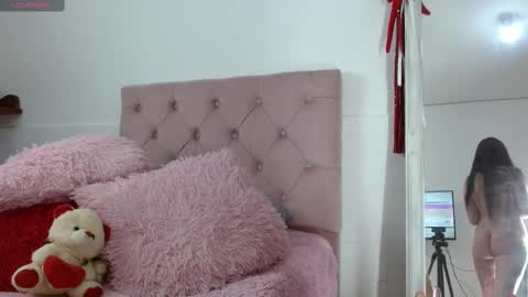 Snapshot of tifanny_squirt chatting on February 2025 05:18:02 PM Tifanny online show from February 2025 05:18:02 PM